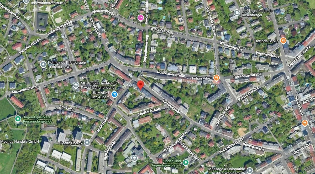 Idealer Parkplatz am Auberg im Innenhof des Hauses
