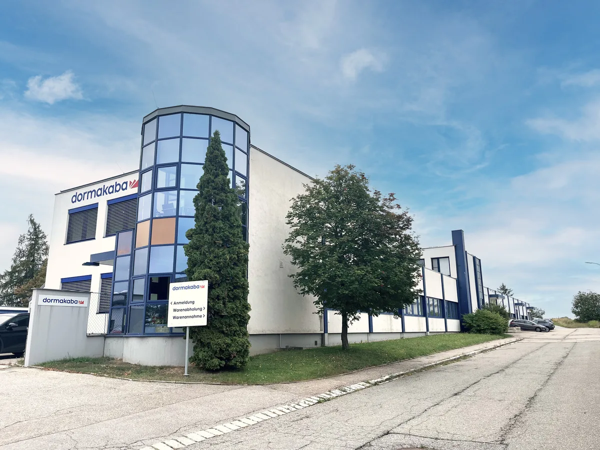 Attraktiver Logistikstandort mit flexiblen Produktions- und Büroflächen