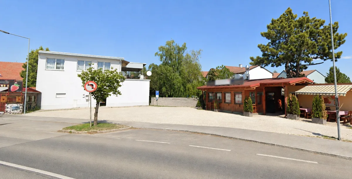 Renditeobjekt mit ca. 7 % BAR — Voll vermietetes Wohn-/Geschäftshaus mit Imbissstand-Pacht in Vösendorf, Top-Lage Laxenburger Straße