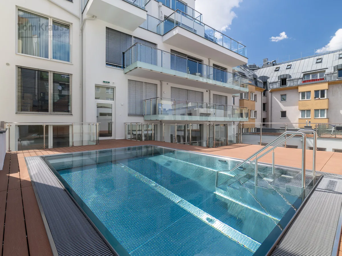 PACK DIE BADEHOSE EIN: EXKLUSIVES WOHNEN MIT POOL BEIM SCHLOSS BELVEDERE