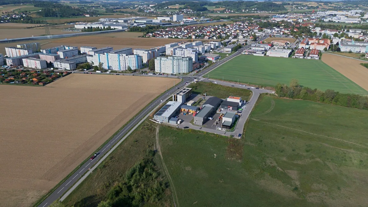 Sofort umsetzbar: Gewerbegrund inkl. genehmigter Planung für Betriebs- & Wohngebäude