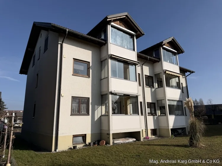 Wohnen nahe dem Bodensee – gepflegte 3,5-Zimmer-Wohnung mit verglaster Loggia & Tiefgarage in Hard