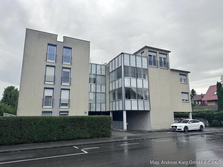 2-ZIMMER-GARTENWOHNUNG MIT TIEFGARAGENPLATZ