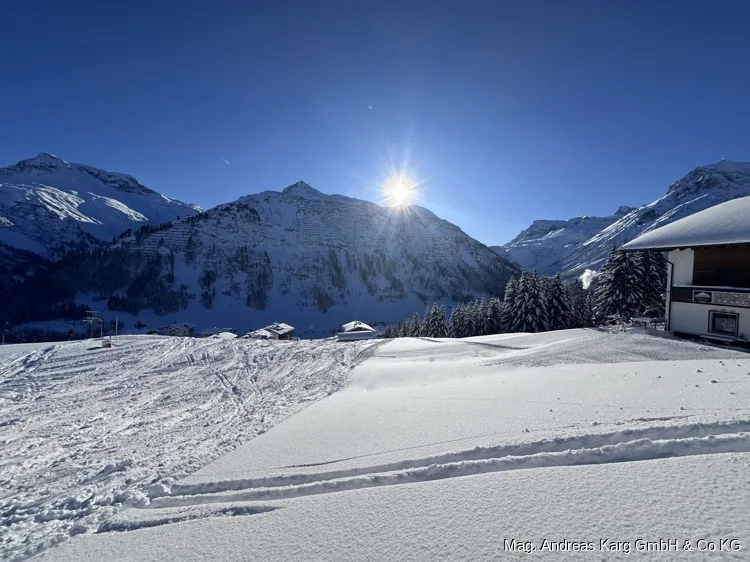 Panorama-Grundstücke in Oberlech: Luxuriöse Projektentwicklung mit unverbaubarer Aussicht