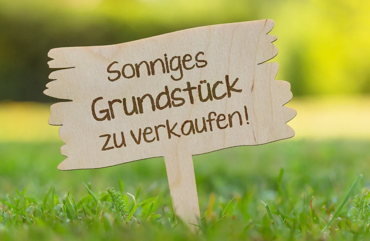 Grundstück in zentraler Ruhelage mit Altbestand