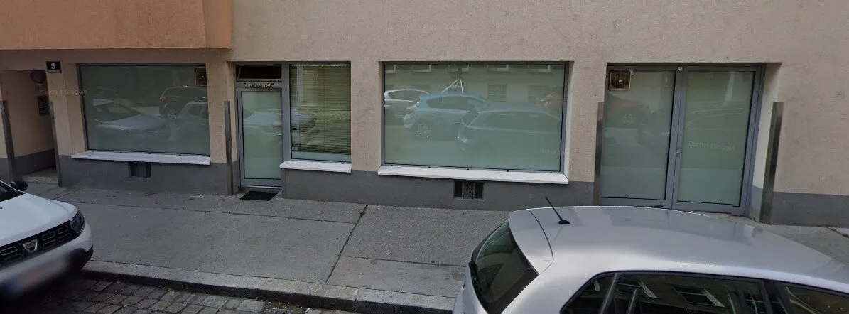 RENDITE ca. 5,85% ! WOHNUNGSEIGENTUMSPAKET mit 3 Geschäftslokalen!