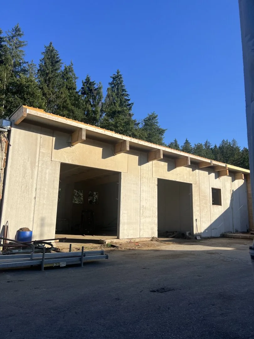 Eggersdorf: neue Halle - sehr gute Lage - perfekte Erreichbarkeit - Gewerbegebiet