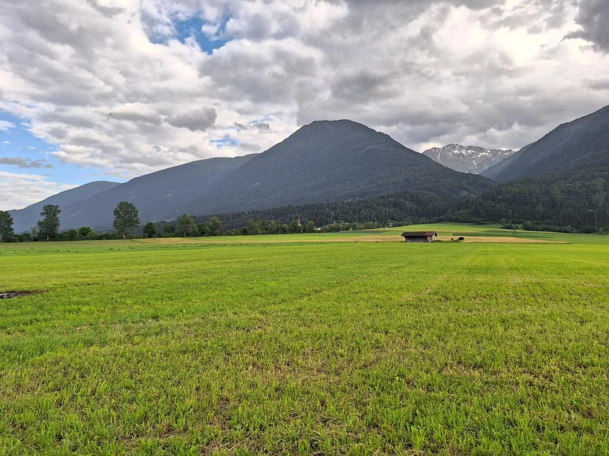 Landwirtschaftsfläche in Oberhofen – ideal als Acker oder Wiese