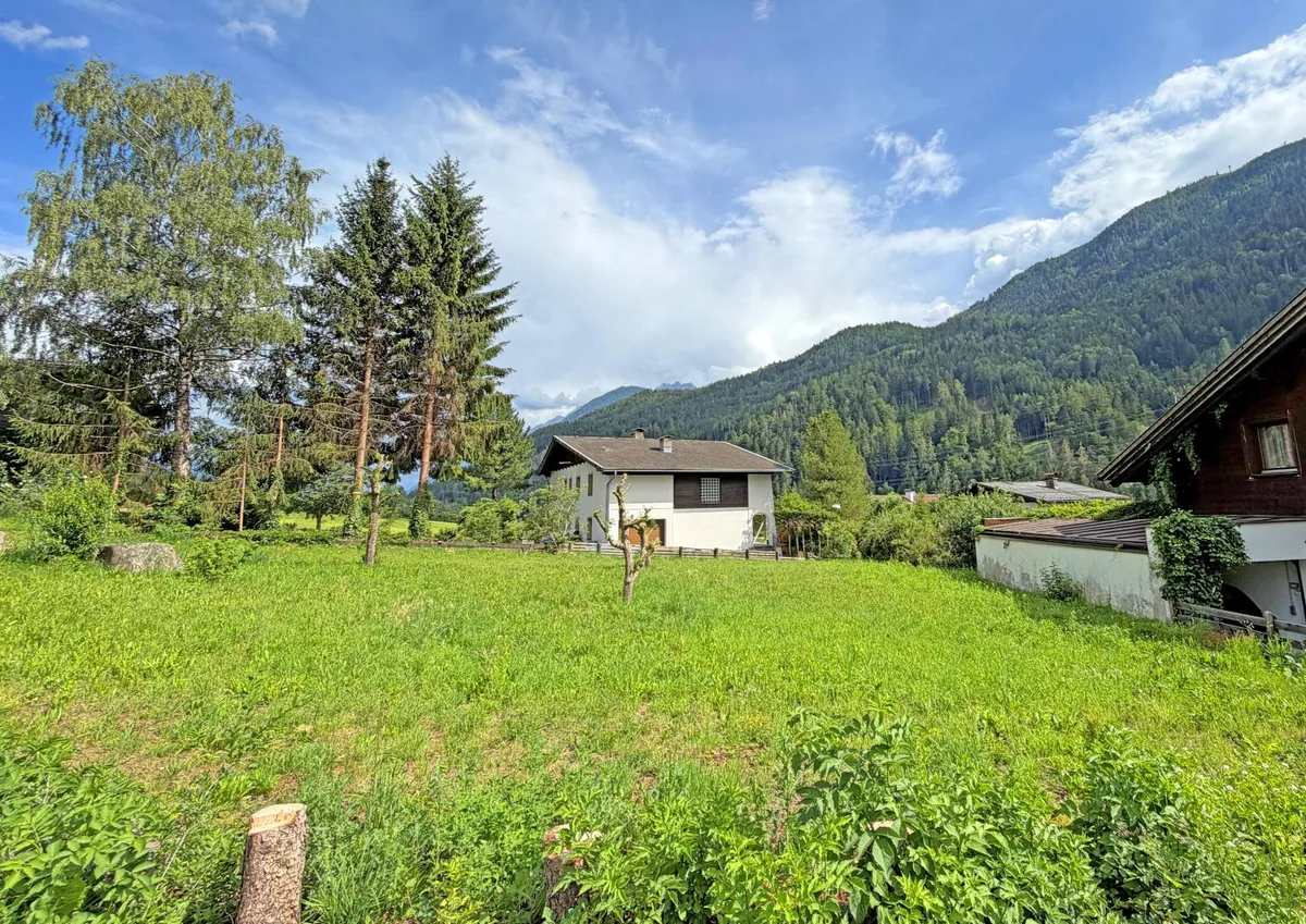 Leben in den Tiroler Alpen – Sonniges Baugrundstück nahe Lienz für Ihr individuelles Wohnprojekt