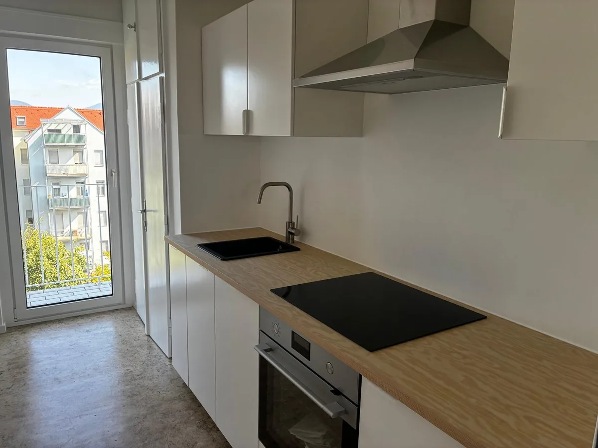 Sanierte WG-Taugliche 2 Zimmerwohnung mit Balkon