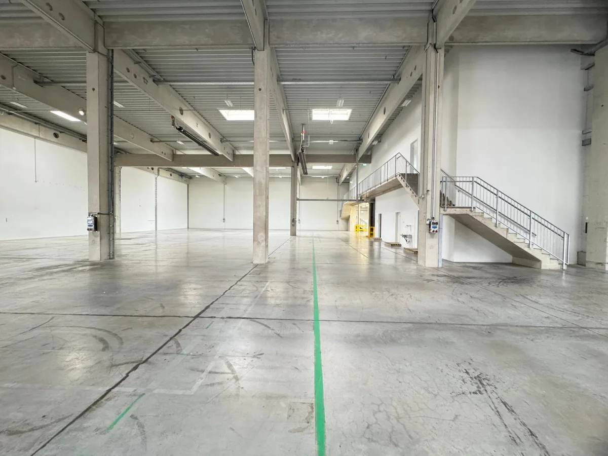 Büro- und Hallenkombination in Top Lage an der A2