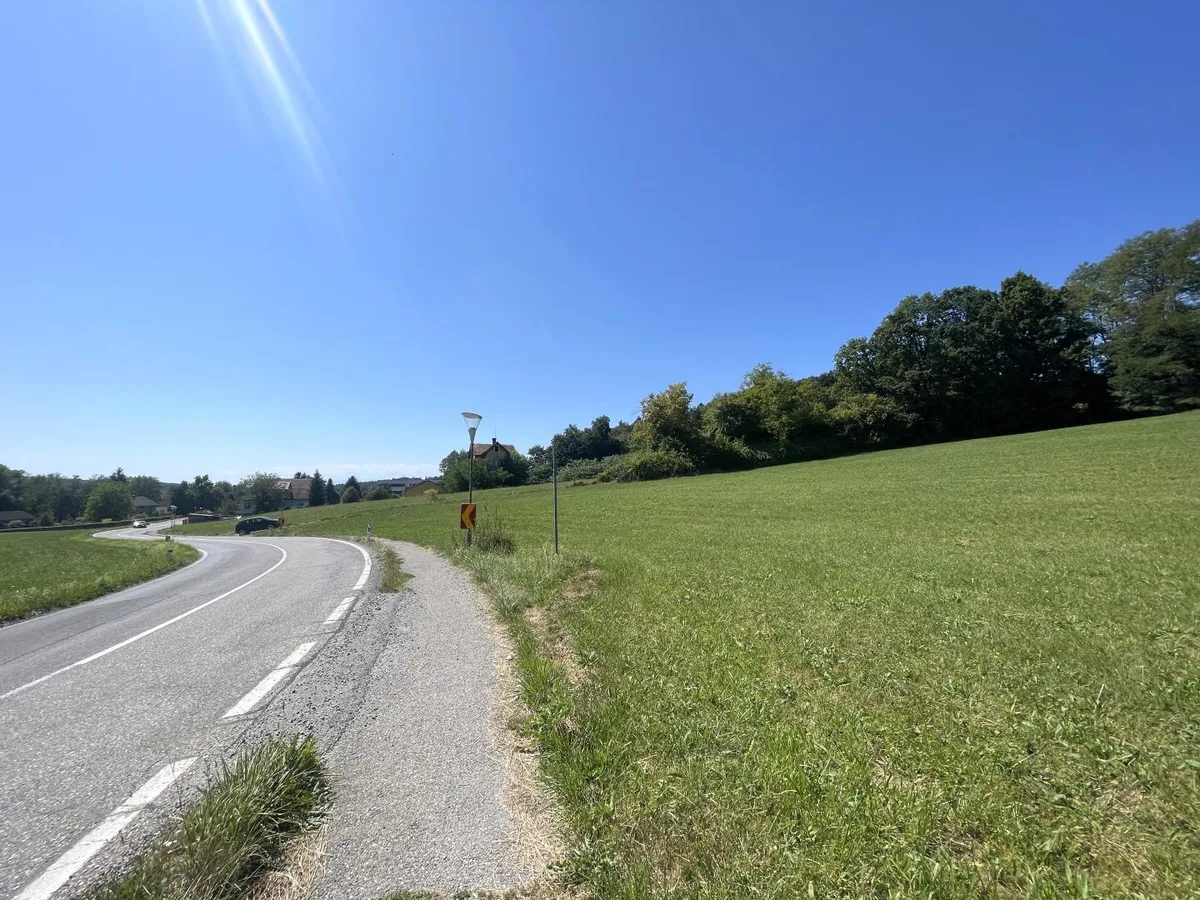 Grundstück für Gewerbe und Wohnbau